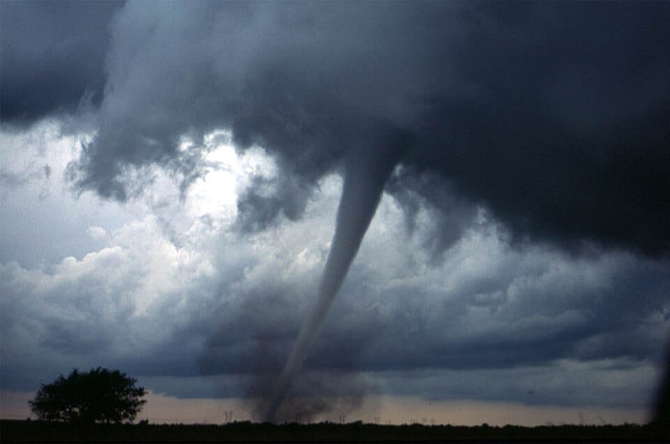 Tornado threat in Minneapolis and surrounding areas, powerful tornado warning issued