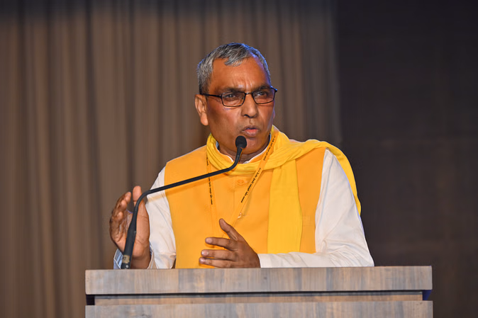 (SBSP) National President Om Prakash Rajbhar has launched a scathing attack on Samajwadi Party (SP) President Akhilesh Yadav