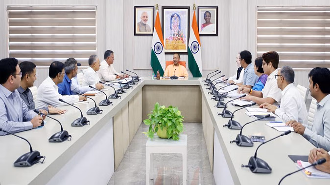 CM Yogi's review meeting: Important instructions given on disposal of building maps and metro projects
