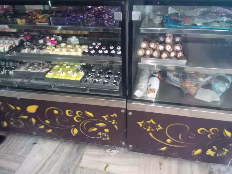 Lucknow: Globe Bakers near Kaiserbagh bus station sealed
