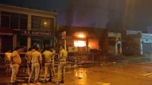 Lucknow: Goods worth Rs 1 crore burnt to ashes due to massive fire in shop