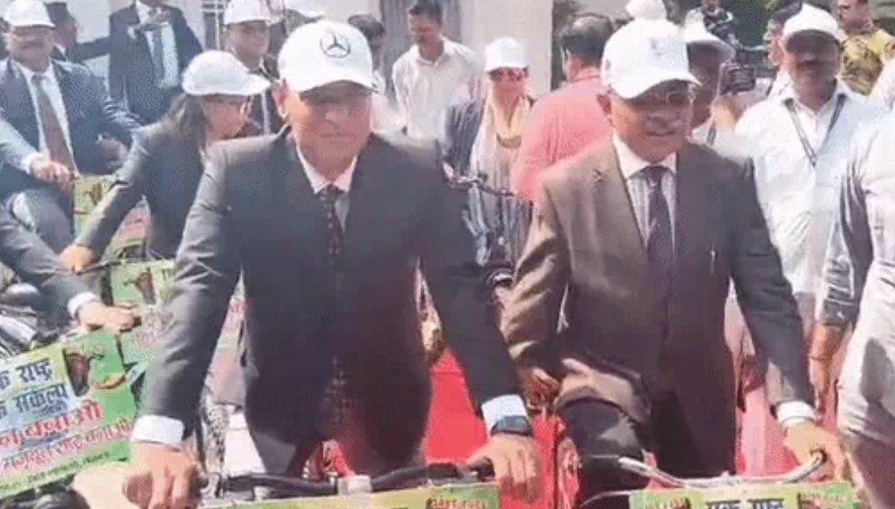 Lucknow: Judges ride bicycles to save petrol and diesel