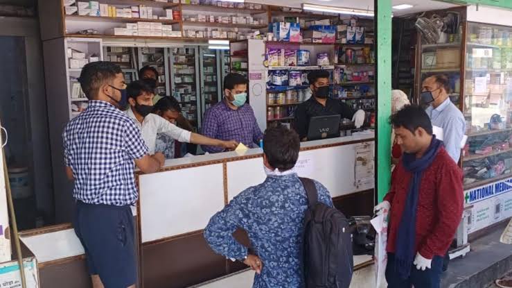ई-फार्मेसी के विरोध में देशभर में मेडिकल स्टोर बंद, लखनऊ समेत कई शहरों में मरीज परेशान