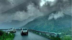 Rain havoc in Uttarakhand: Rivers and streams overflow on the Dehradun-Mussoorie road; 'Orange Alert' issued for 9 districts; many schools closed.