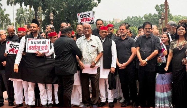 Congress protests outside Parliament dressed in black; puts forward these five key demands.