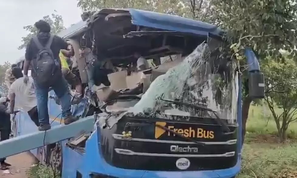 1500x900_2081237-road-accident